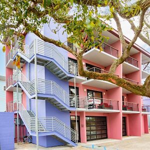 Boutique Vera Hotel In The Heart Of Folly Beach
